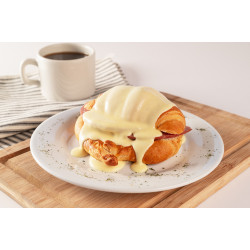 Croissaint con salsa del chef